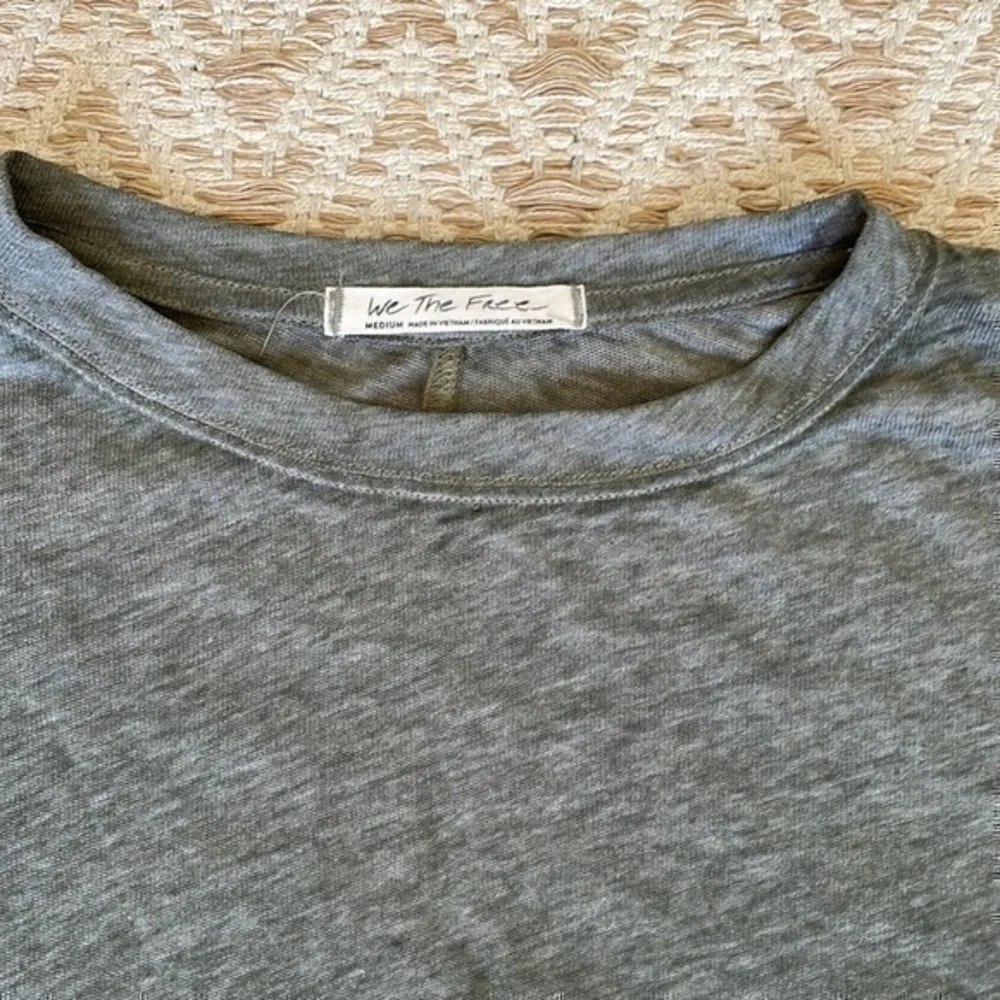 We the free medium sage green top - Picture 2 of 4